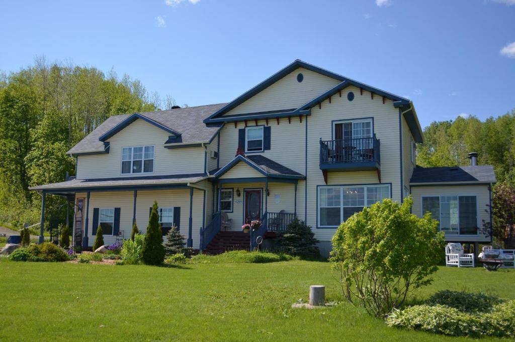 Domaine De La Baie, Les Suites Shawinigan Bagian luar foto
