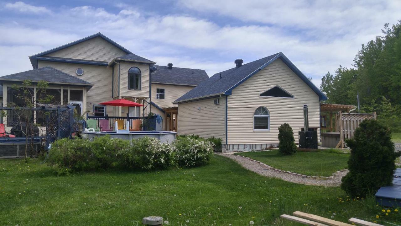 Domaine De La Baie, Les Suites Shawinigan Bagian luar foto